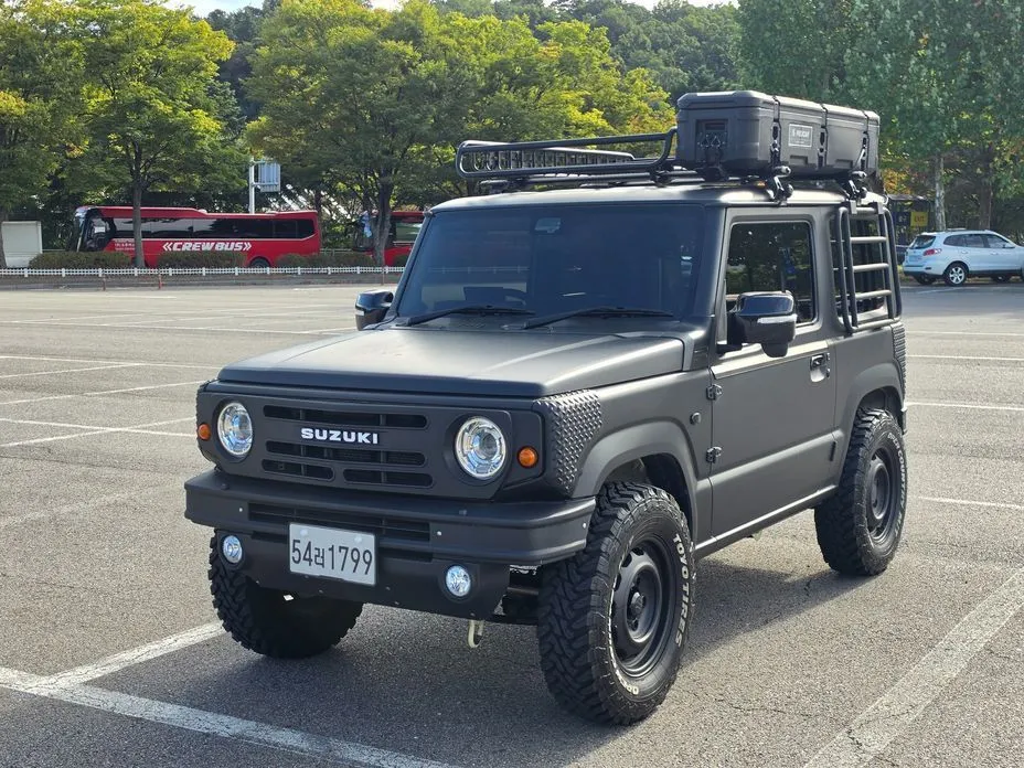 Suzuki Jimny — фото 1