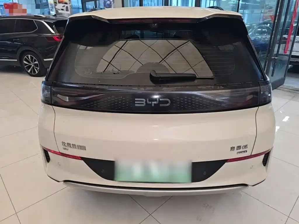 BYD Sealion 05 EV — фото 7