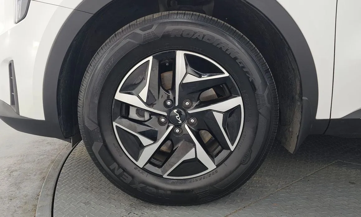 Kia Sorento — фото 9