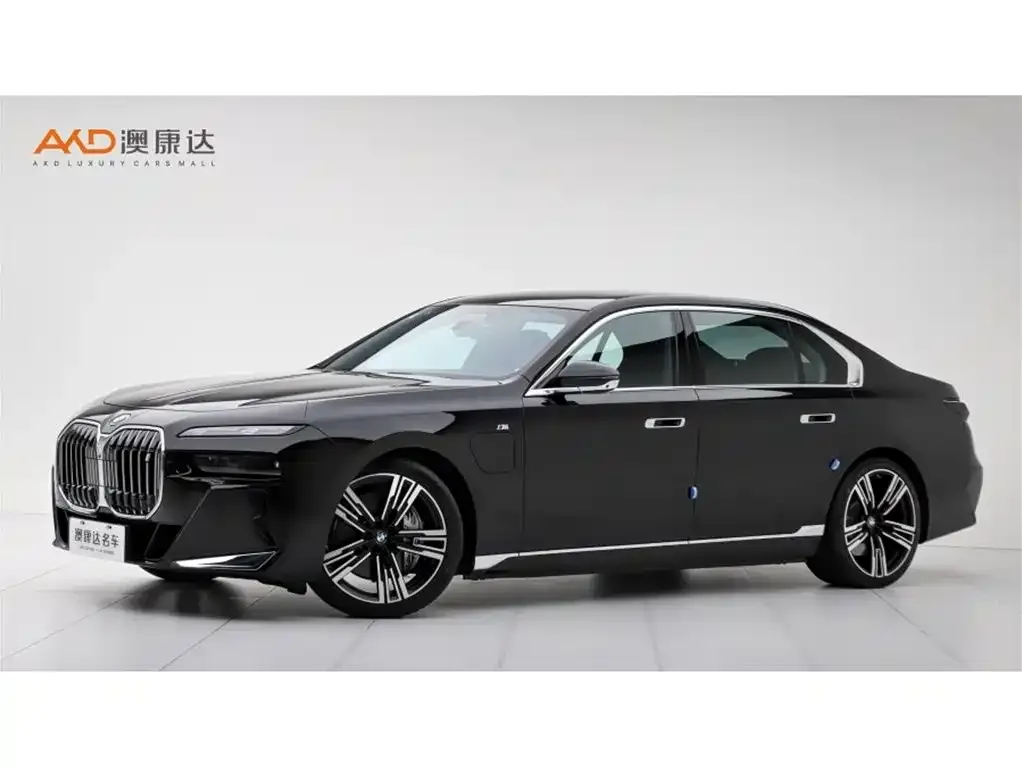 BMW i7 — фото 1