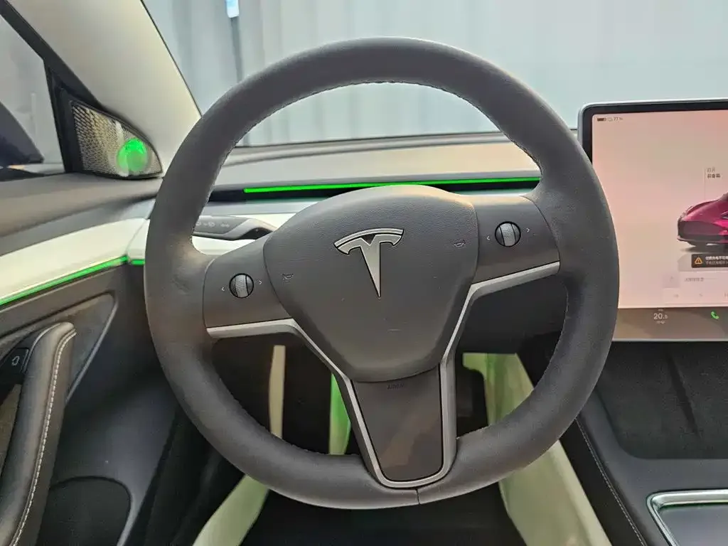 Tesla Model 3 — фото 4