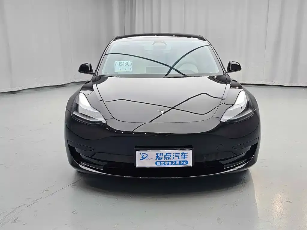Tesla Model 3 — фото 8