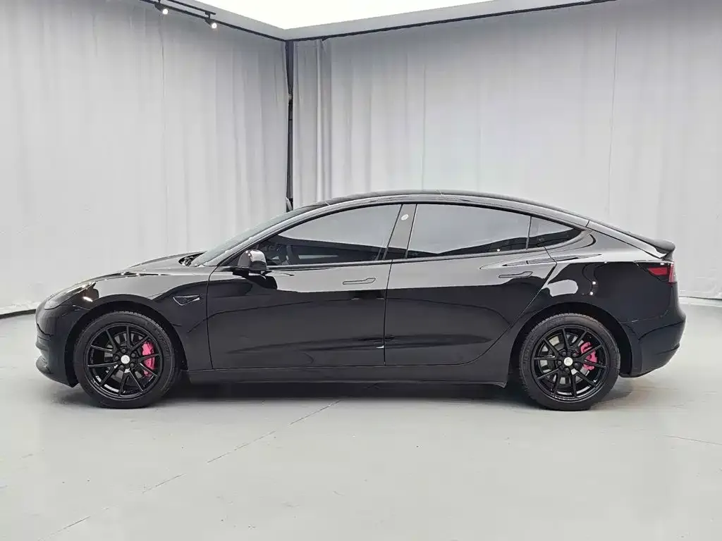 Tesla Model 3 — фото 5
