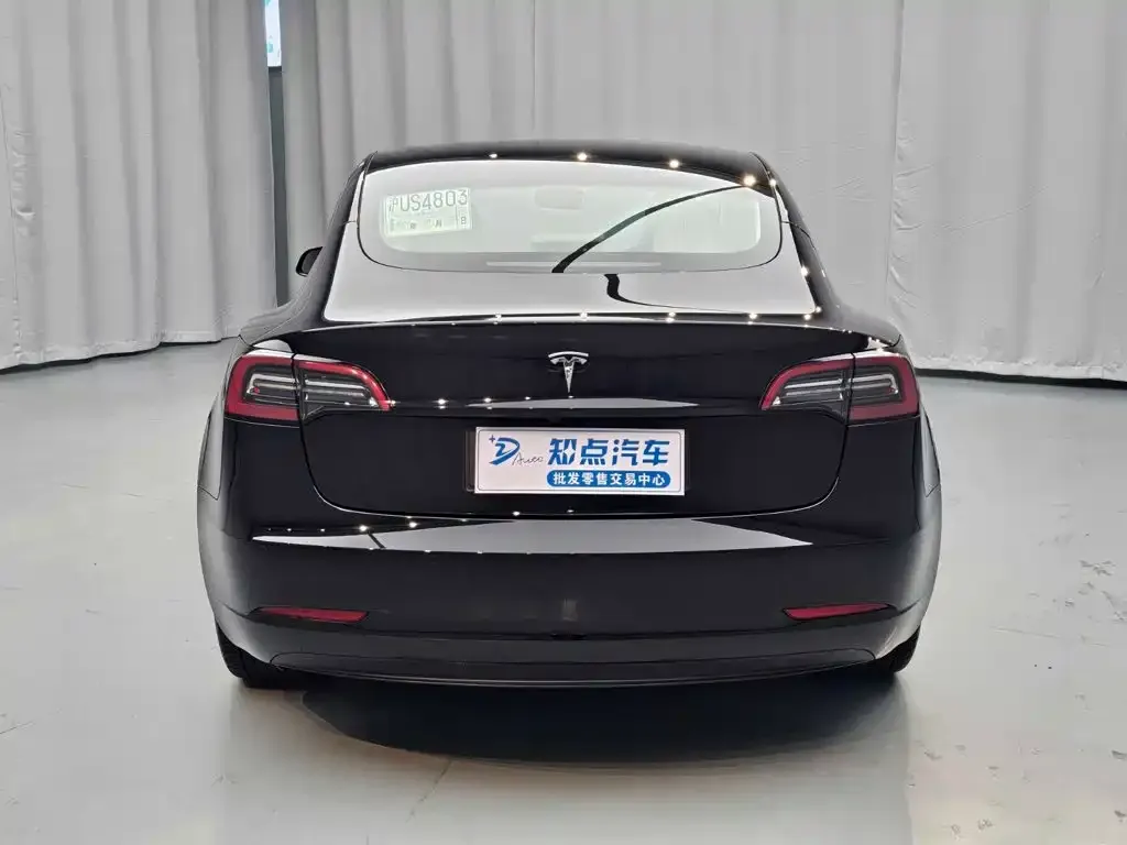 Tesla Model 3 — фото 3