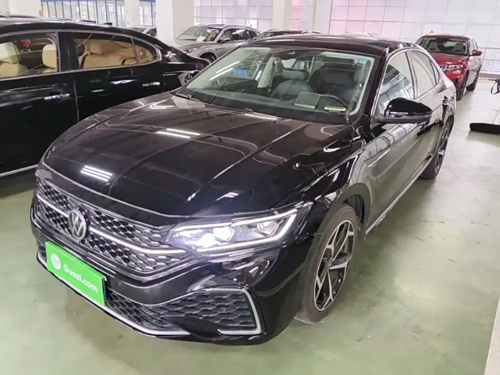 Volkswagen Passat — фото 4