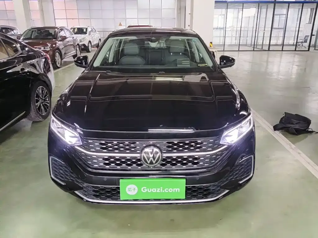 Volkswagen Passat — фото 1
