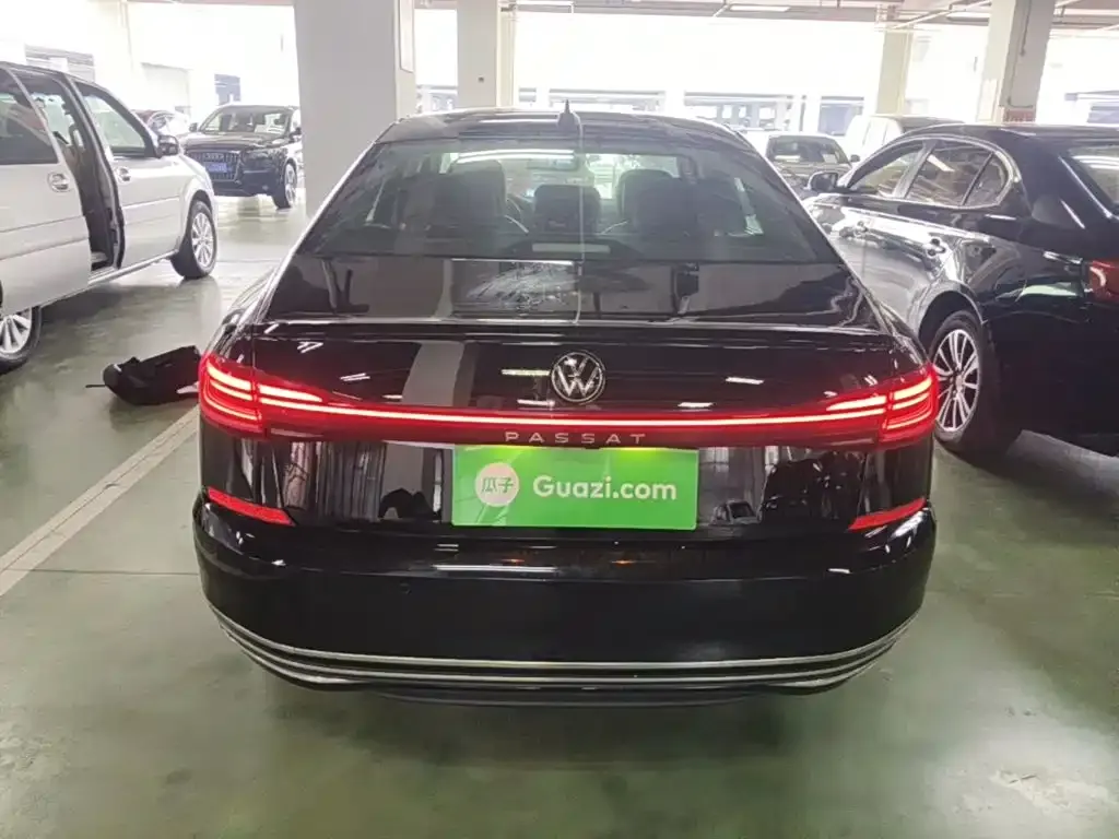 Volkswagen Passat — фото 7