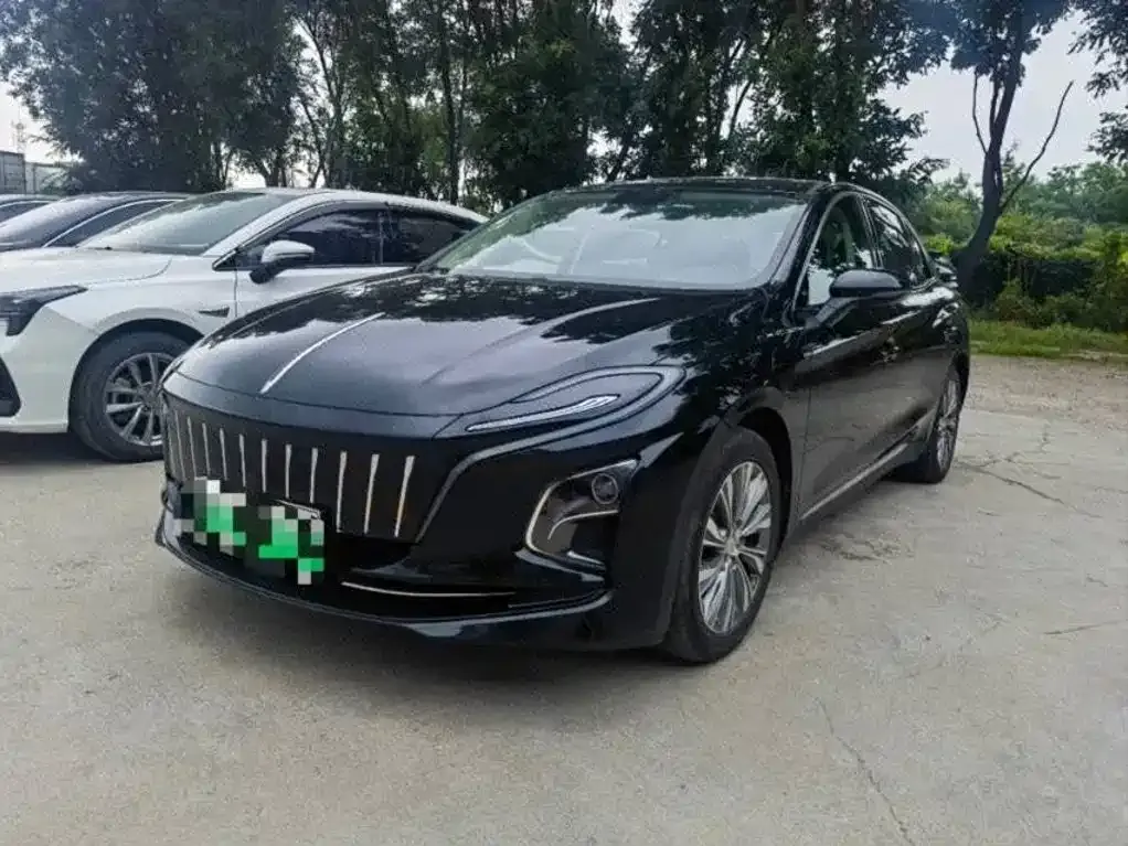 Hongqi E-QM5 — фото 1
