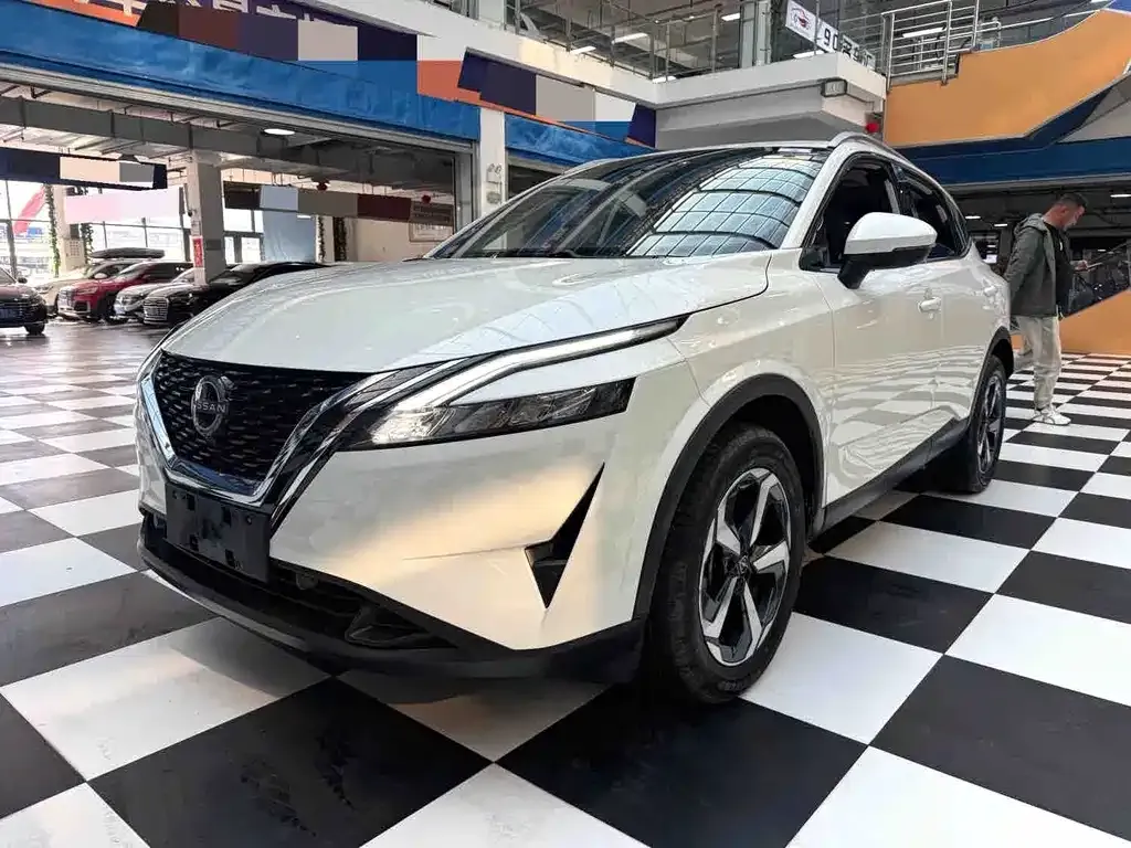 Nissan Qashqai — фото 1