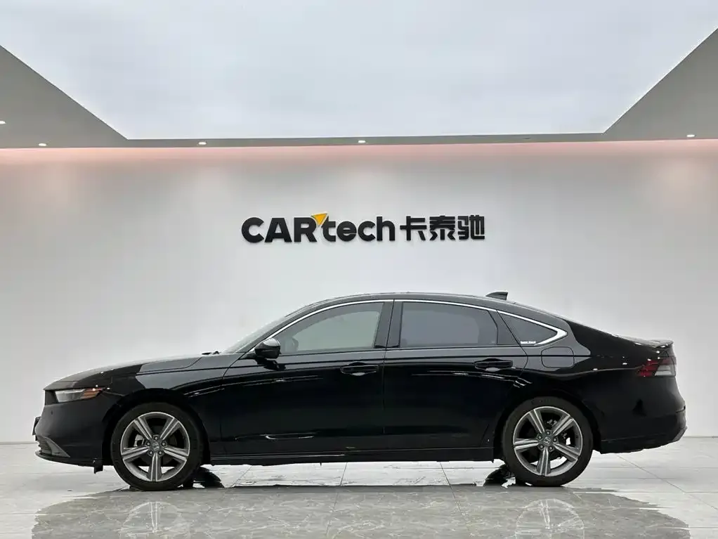 Honda Accord — фото 7