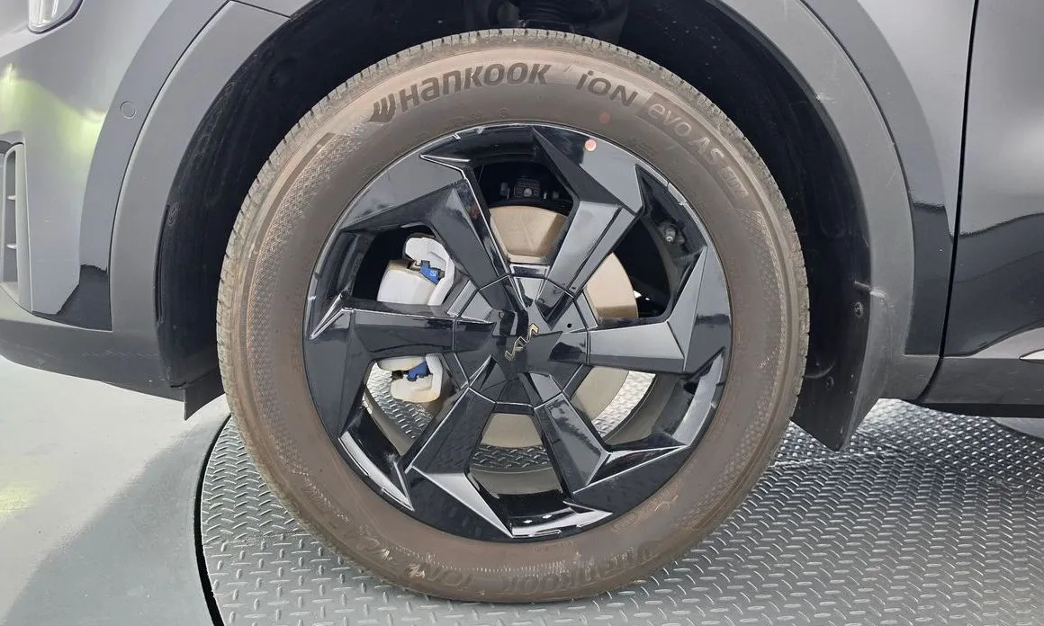 Kia Sorento — фото 8