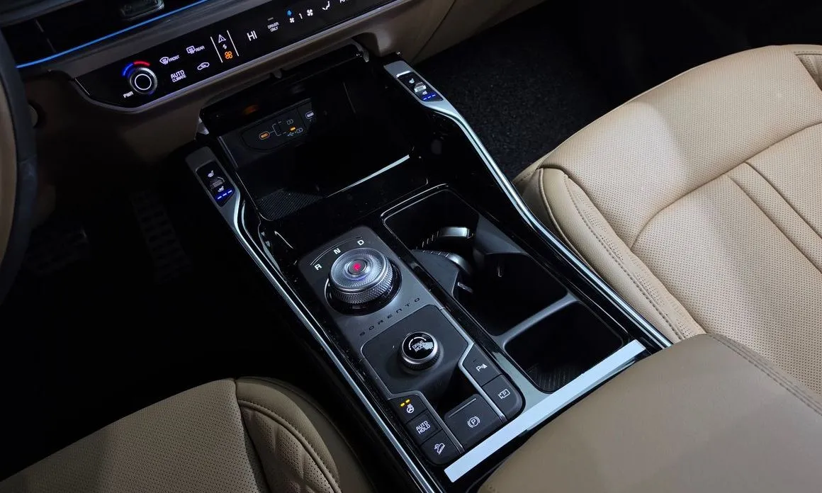 Kia Sorento — фото 9