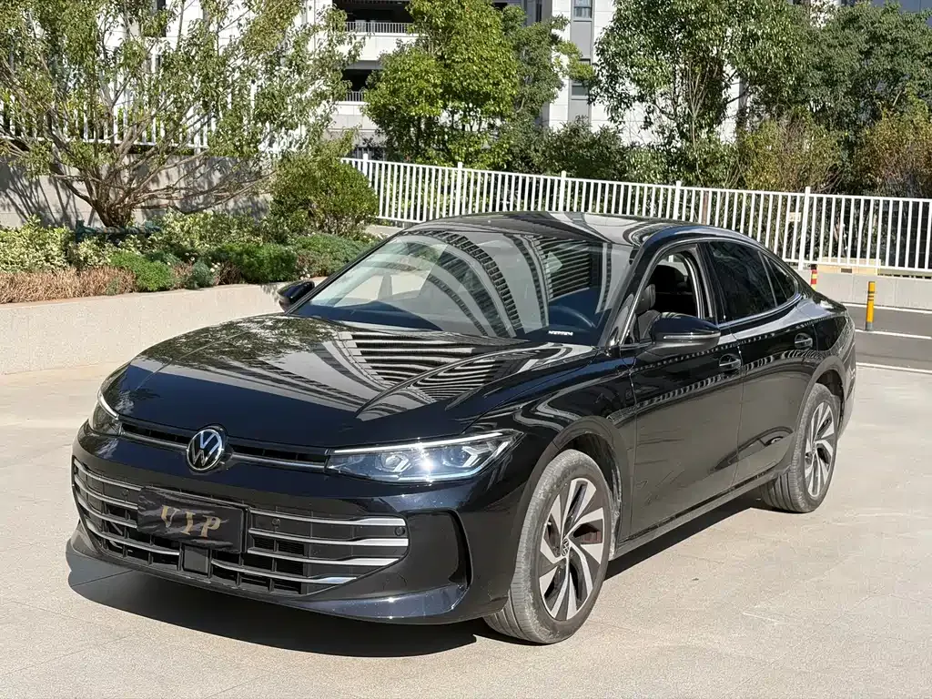 Volkswagen Passat — фото 1