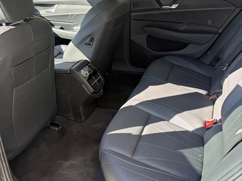 Volkswagen Passat — фото 3