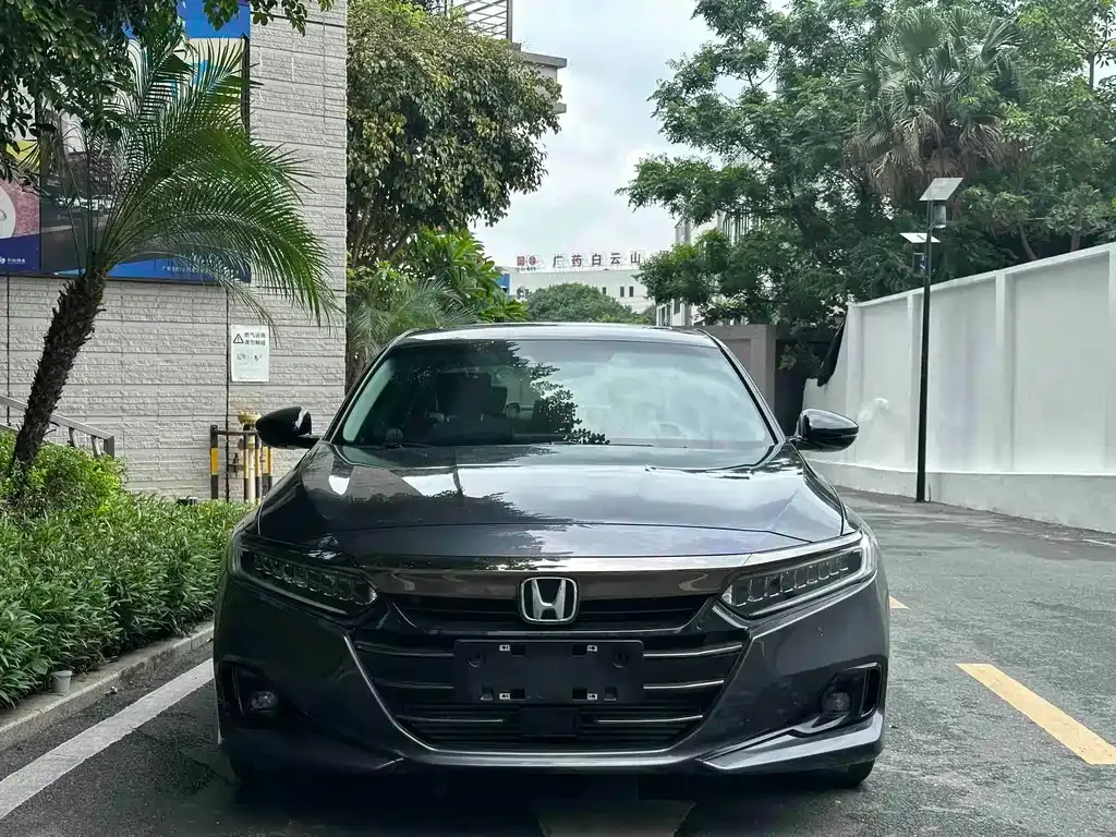 Honda Accord — фото 9