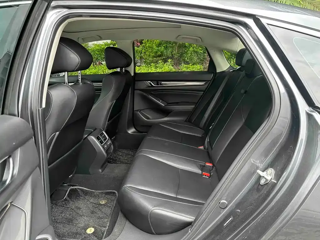 Honda Accord — фото 2