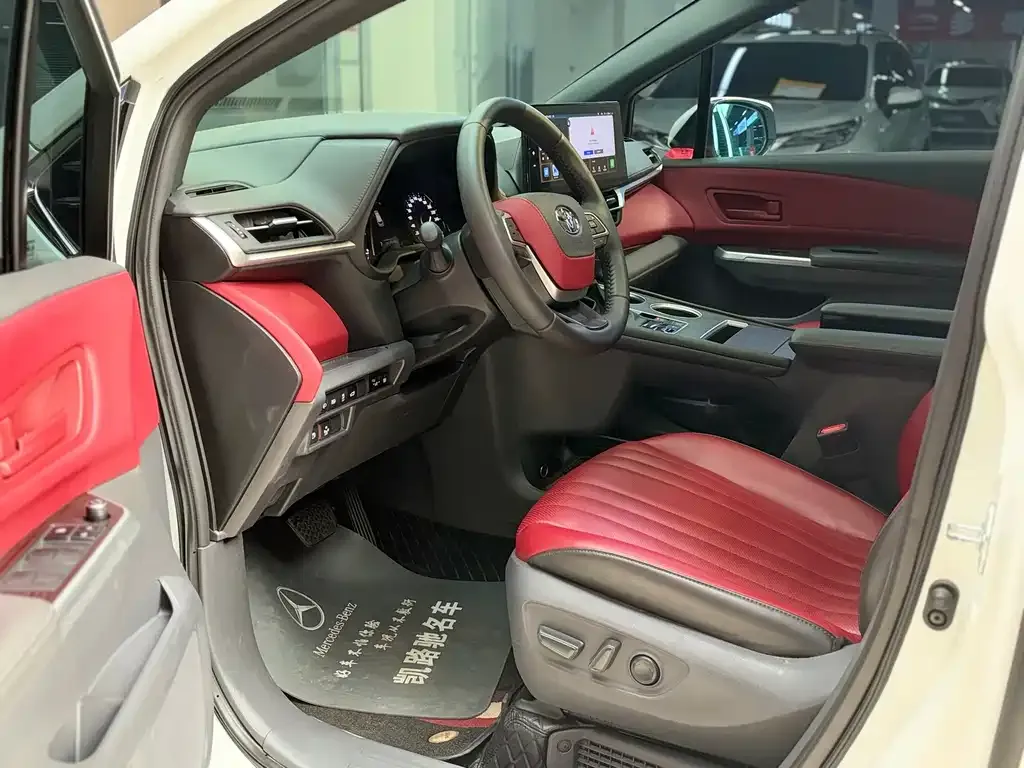 Toyota Granvia — фото 10