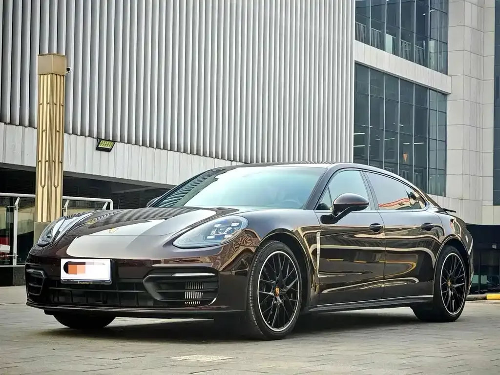 Porsche Panamera — фото 1