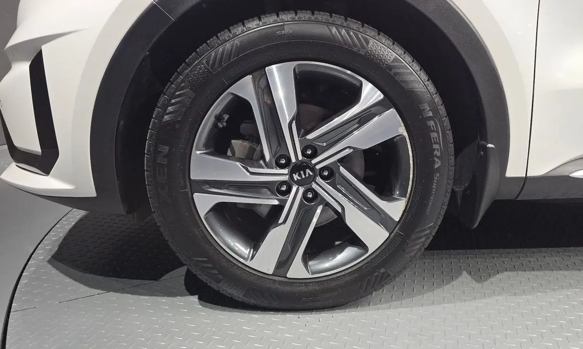 Kia Sorento — фото 6