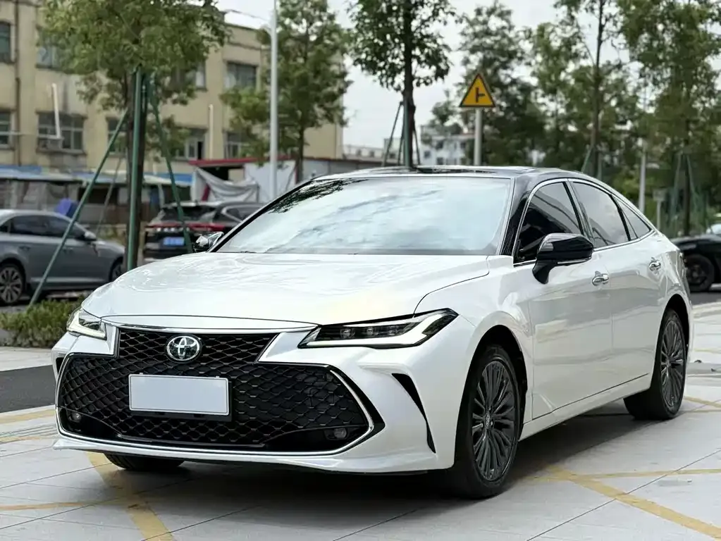 Toyota Avalon — фото 2