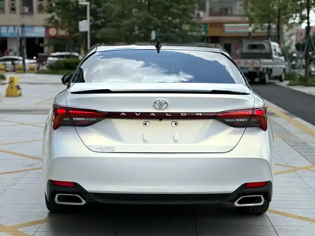 Toyota Avalon — фото 6