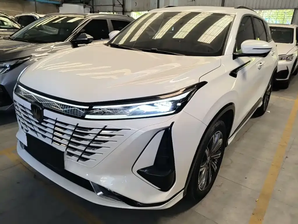 Changan CS75 PLUS — фото 1