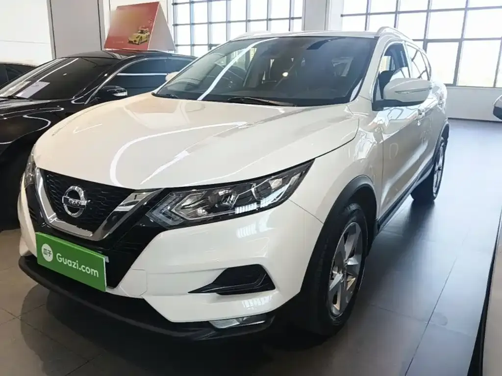 Nissan Qashqai — фото 1