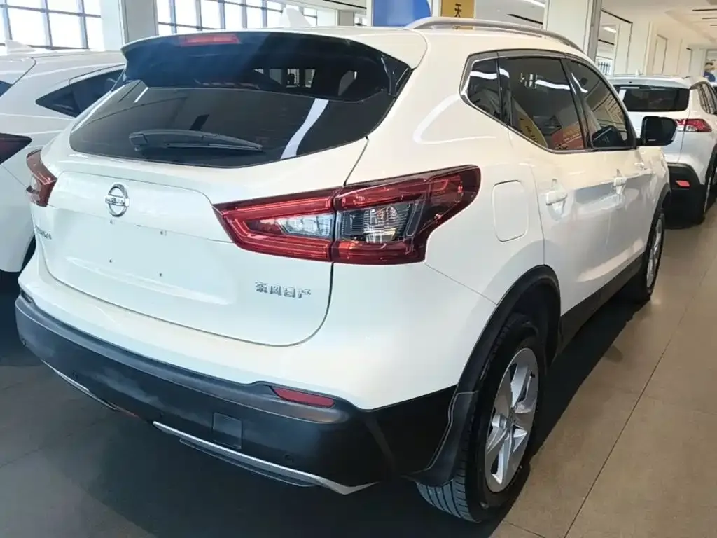 Nissan Qashqai — фото 6