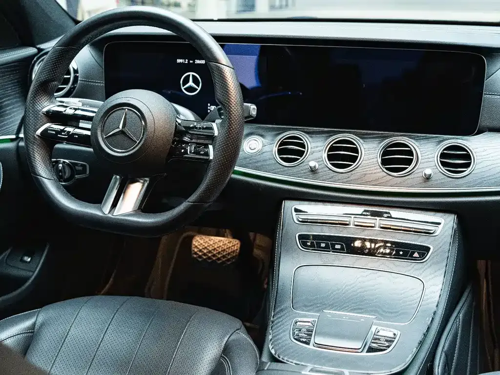 Mercedes-Benz E-Class (Import) — фото 9