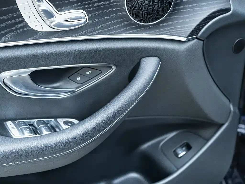 Mercedes-Benz E-Class (Import) — фото 7