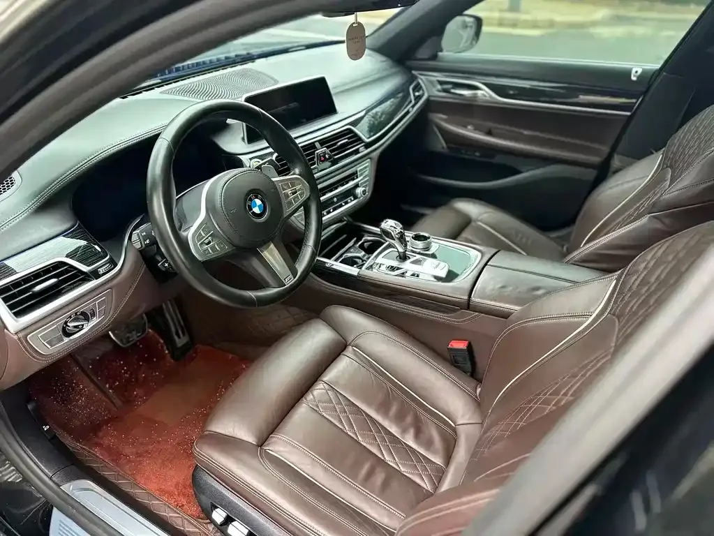 BMW 7 Series — фото 6