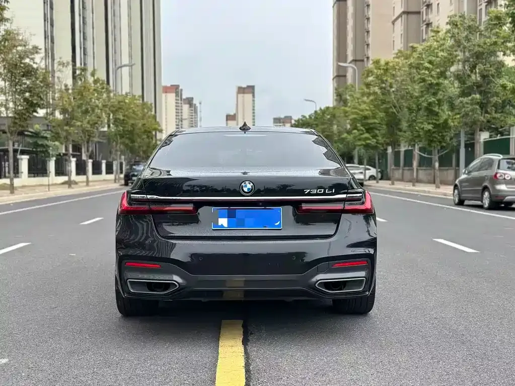 BMW 7 Series — фото 2