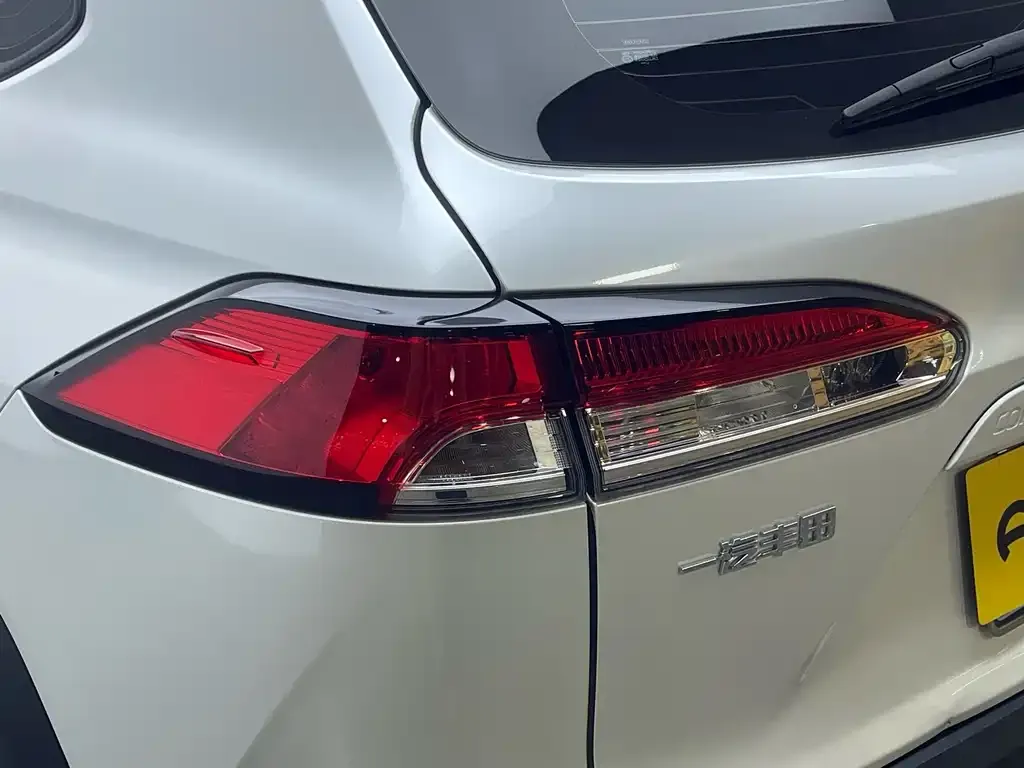 Toyota Corolla Cross — фото 2