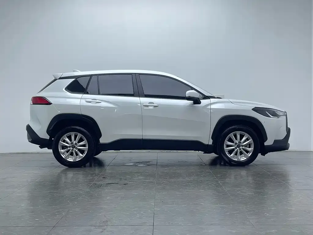 Toyota Corolla Cross — фото 10