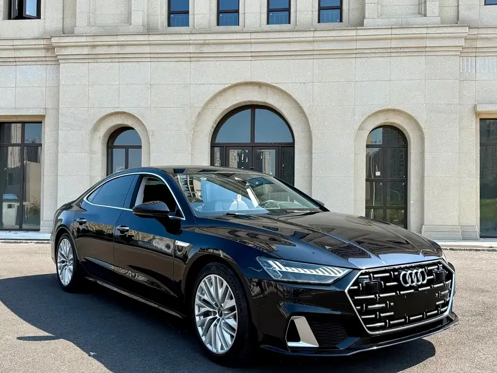 Audi A7L — фото 7