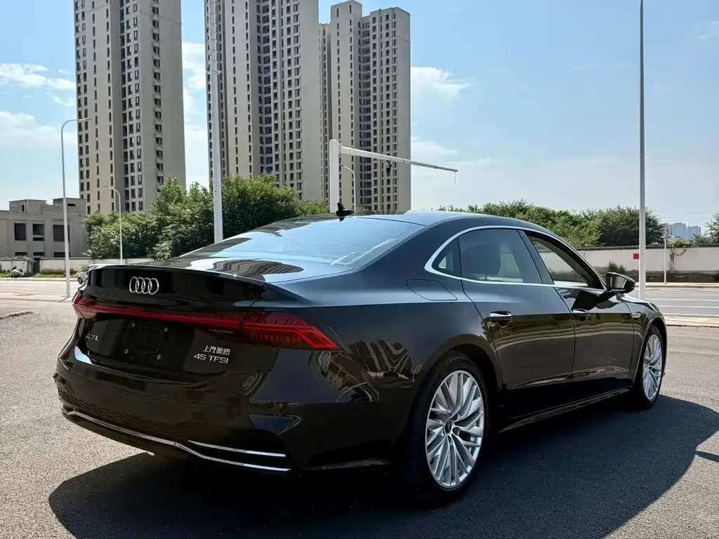 Audi A7L — фото 3