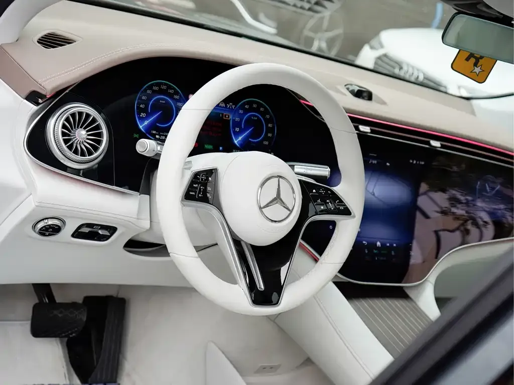Mercedes-Benz EQS SUV — фото 3
