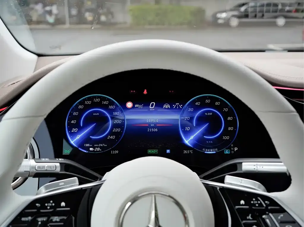 Mercedes-Benz EQS SUV — фото 6