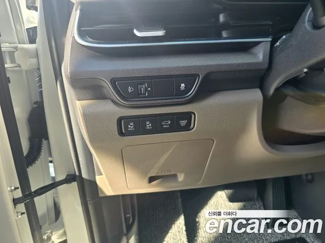 Kia Carnival — фото 10
