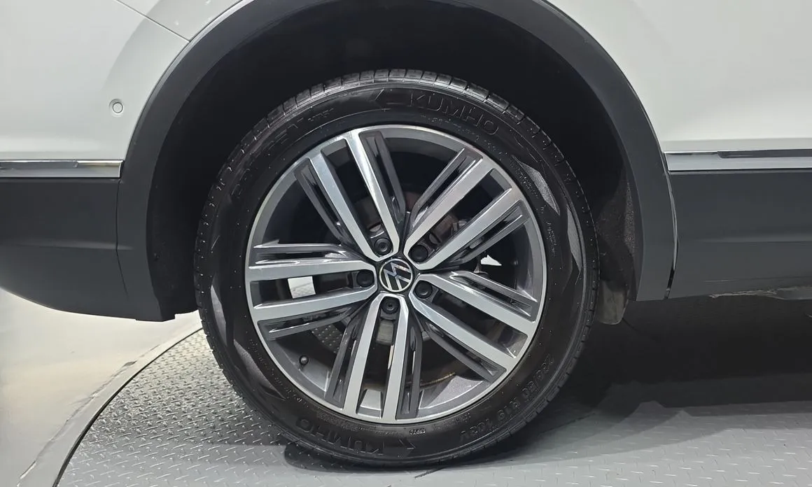 Volkswagen Tiguan — фото 9