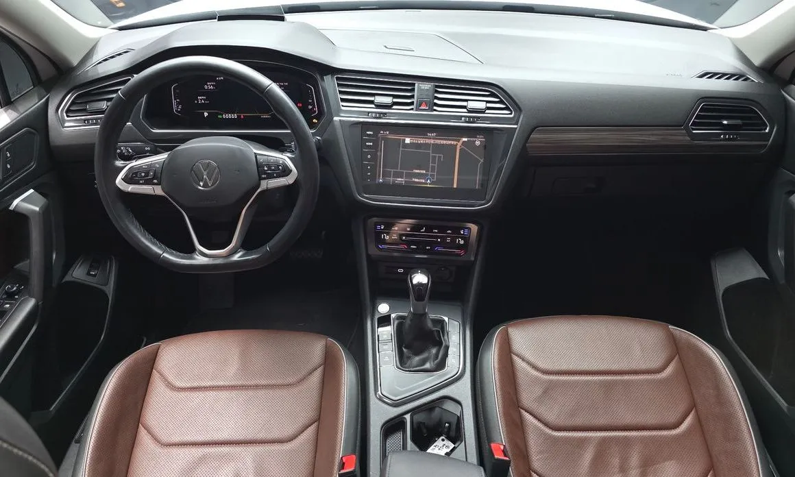 Volkswagen Tiguan — фото 8