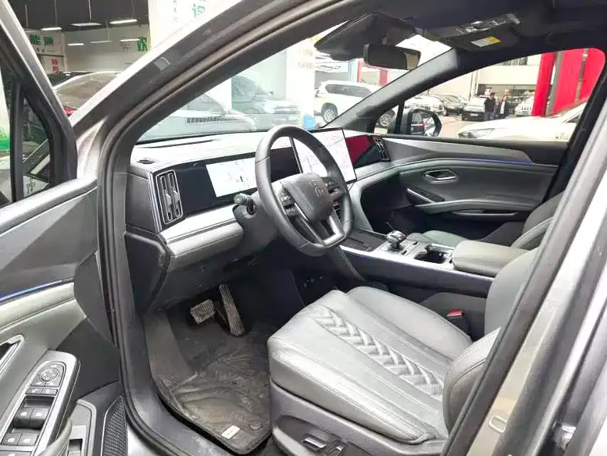 BYD L DM-i — фото 8