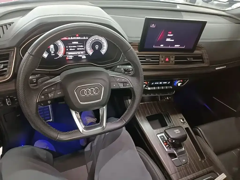Audi Q5L — фото 2