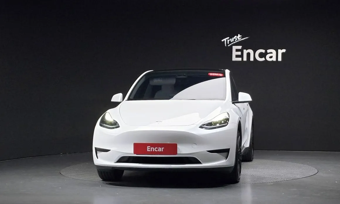 Tesla Model Y — фото 6