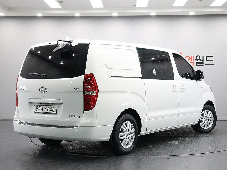 Hyundai Starex — фото 2
