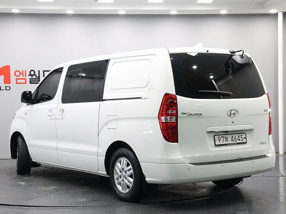 Hyundai Starex — фото 3