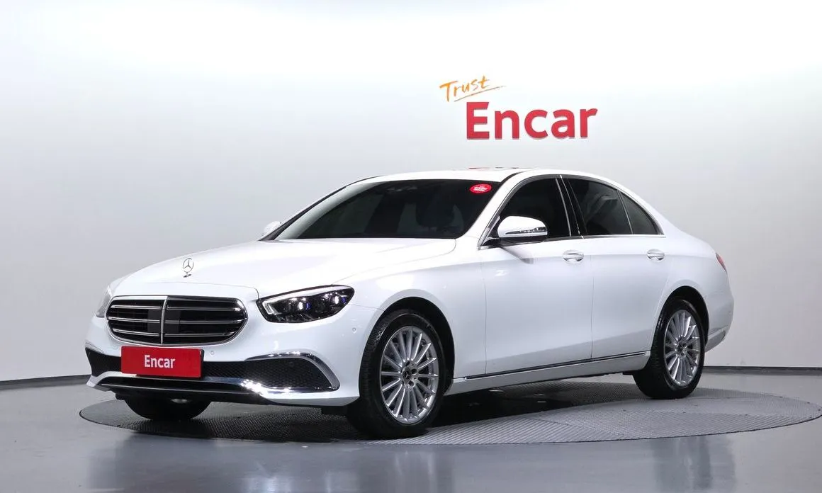 Mercedes-Benz E-Class — фото 1