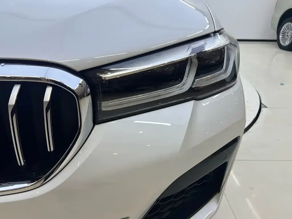 BMW 5 Series — фото 4