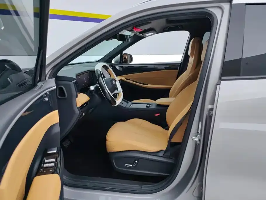 Geely Galaxy L7 — фото 10