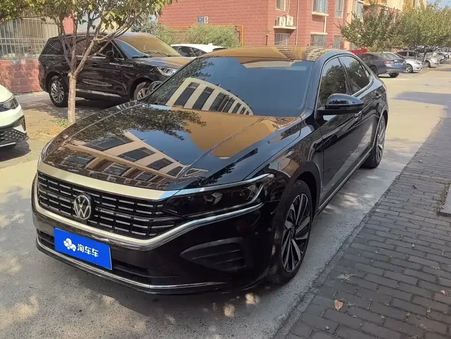 Volkswagen Passat — фото 1